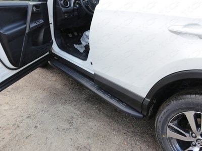 Пороги алюминиевые с пластиковой накладкой (карбон черные) 1720 мм Toyota (тойота) RAV4 (рав 4) 2015- ― PEARPLUS.ru