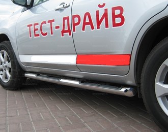 Пороги с проступями 76 мм Toyota RAV 4 (2010-)