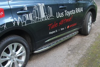 Пороги TOUR, пластина с трубой d48мм, TOYOTA RAV4 (рав 4), 2013-2015 ― PEARPLUS.ru