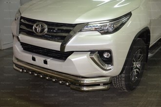 Защита переднего бампера 76/60/42мм. Toyota Fortuner  с защитой акулы 2017-